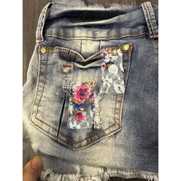 Women’s Jean shorts - Picture 7 of 8